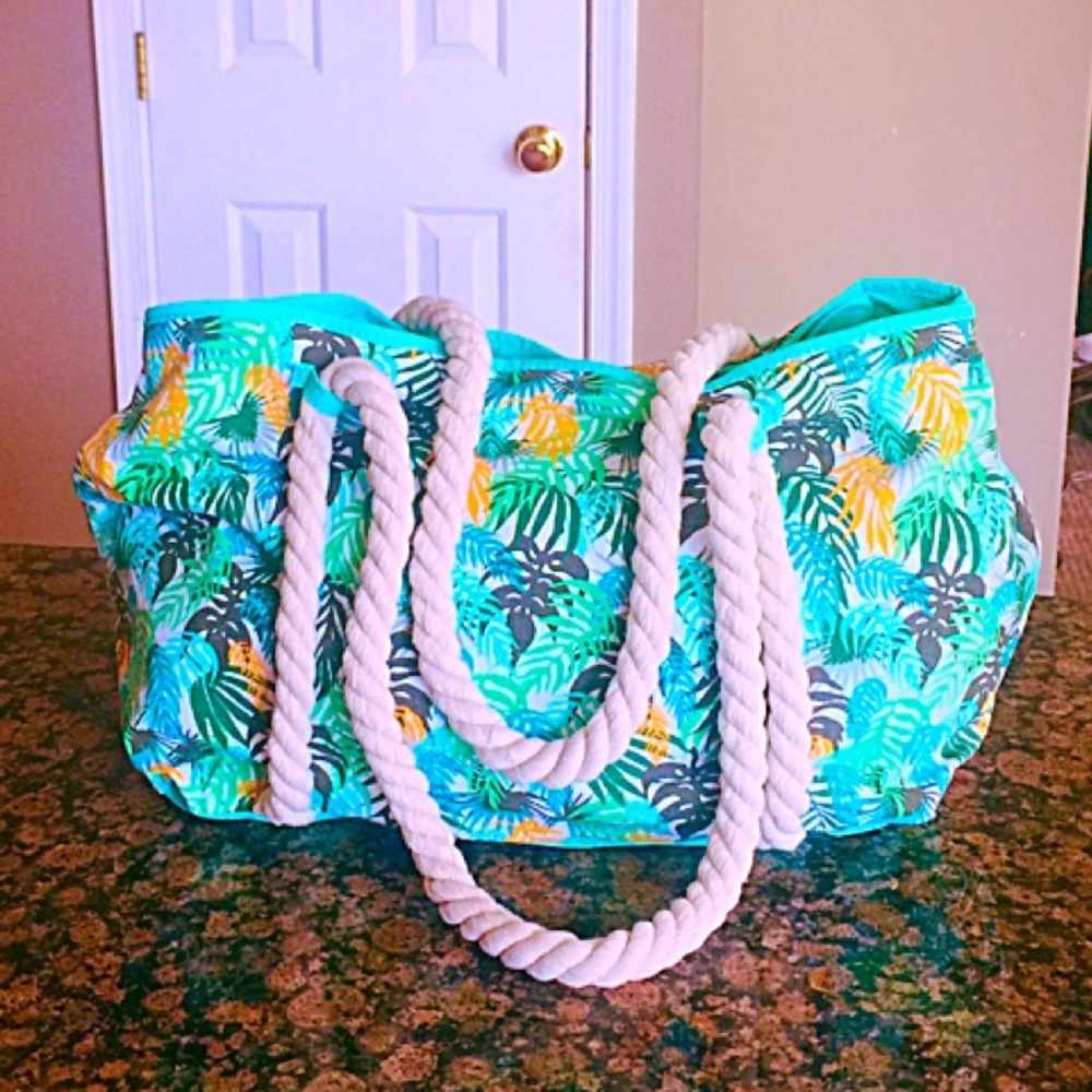Cute Beach bag. - Picture 4 of 8